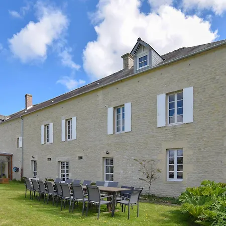 Amazing In Vienne-en-Bessin